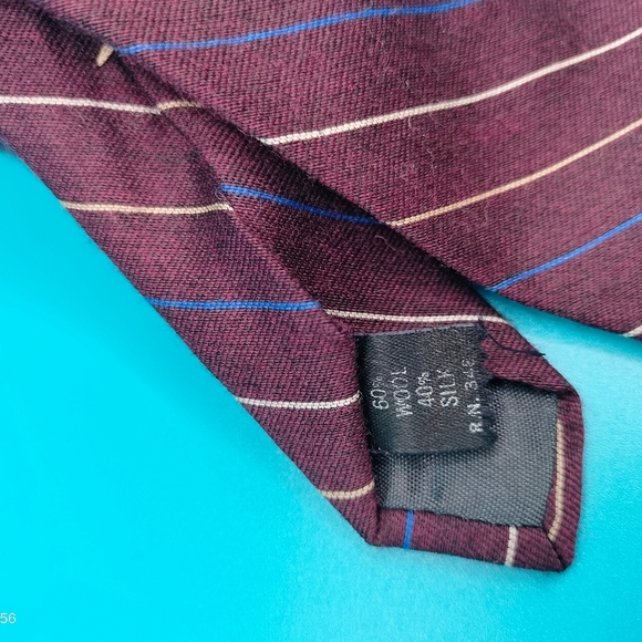 Geoffrey Beene Men's Wool Silk Necktie Tie Wine Diagonal Stripes Preppy - Picture 4 of 10